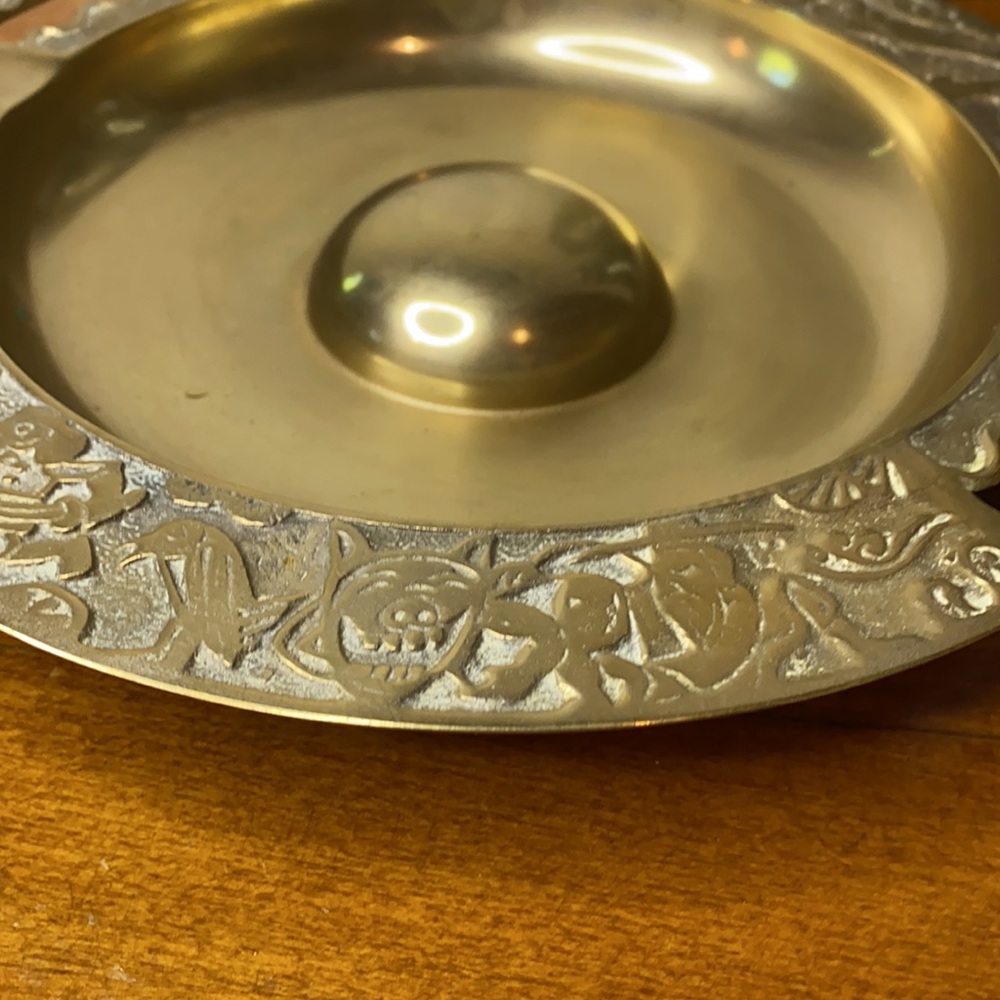 VINTAGE BRASS ASHTRAY • RARE - Picture 3 of 8